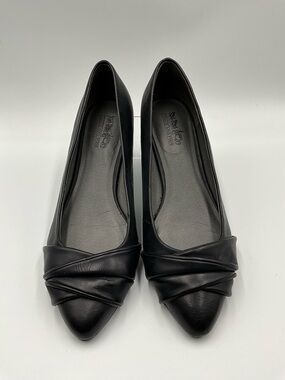 Coach and Four Flats Size 8 Black Pointed-Toe Leather Slip-On Flats